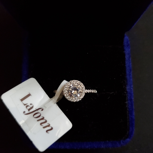 Platinum Ring - Picture 2 of 2